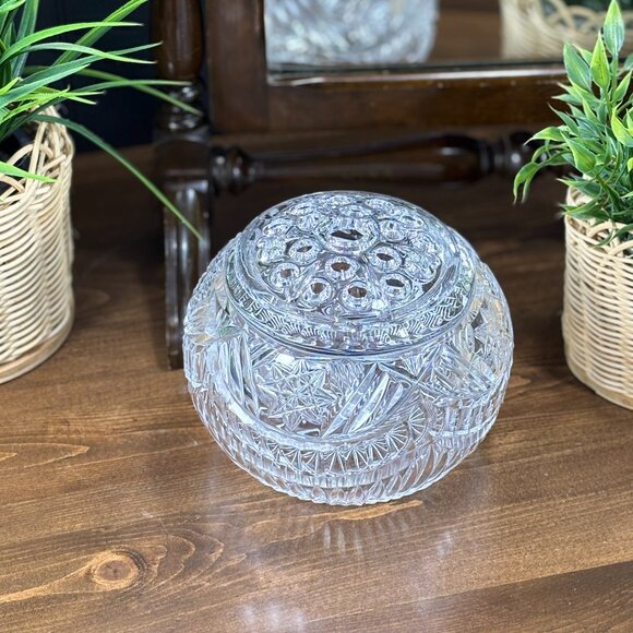 Vintage Pinwheel Cut Crystal Flower Frog Vase Globe Shape Glass Centerpiece - Picture 1 of 14